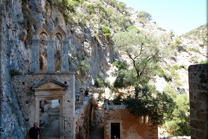Extraordinary Gems of West Crete - Witness the Breathtaking Samaria Gorge