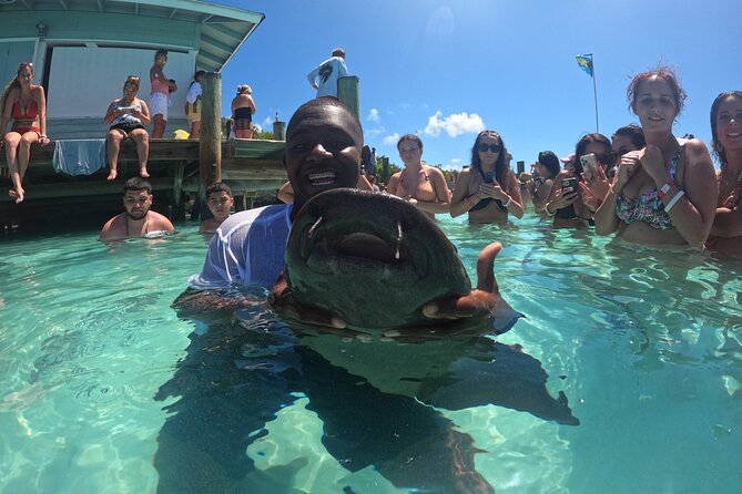 Exuma Island Hopping & Swimming Pigs Tour With Lunch From Nassau - Dining at a Local Restaurant