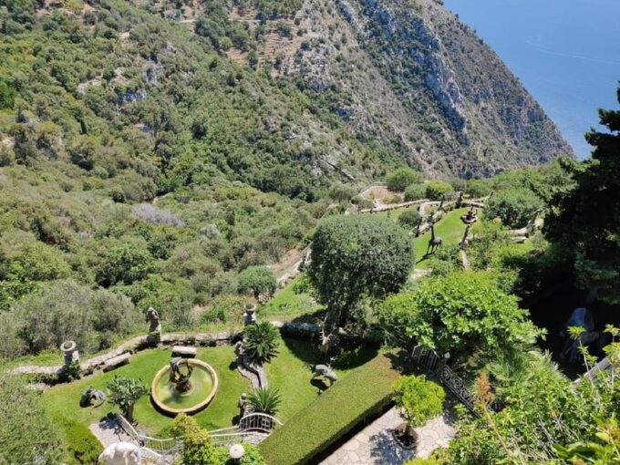 Èze: Walking Tour With a Local Guide - Strolling Through the Exotic Garden