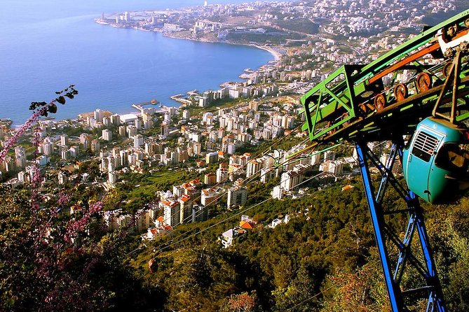 Fabulous Tour to Jeita Grottos, Harissa Shrine & Byblos City - Exploring Jeita Grottos