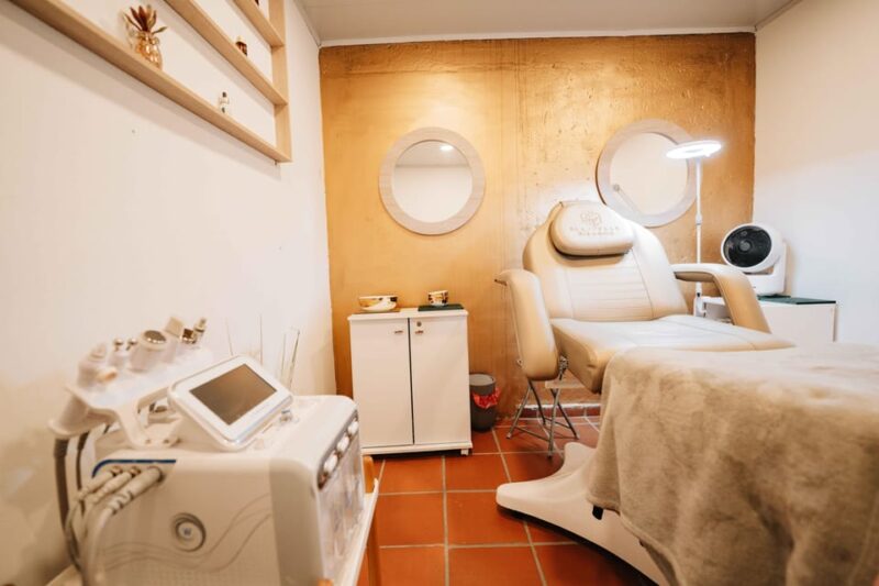 Facial Luxury HydraFacial (Near Medellín) - Key Points