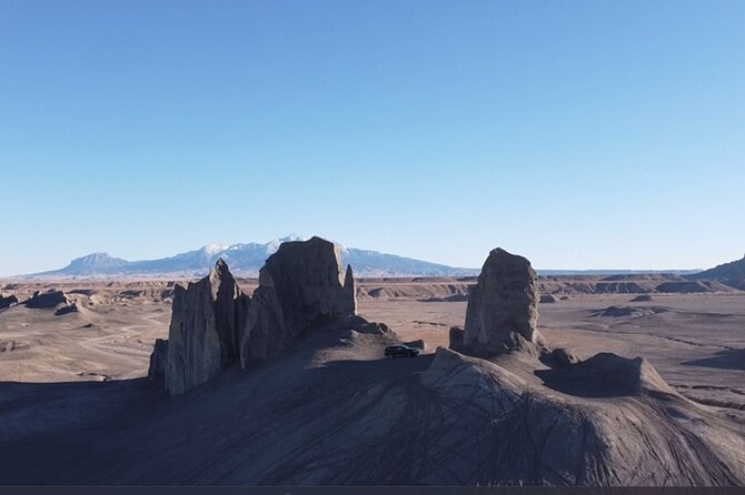 Factory Butte and Moonscape Overlook Guided Tour - Tour Overview