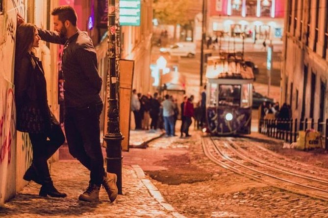 Fado Dinner & Lisbon by Night - Fado Performance