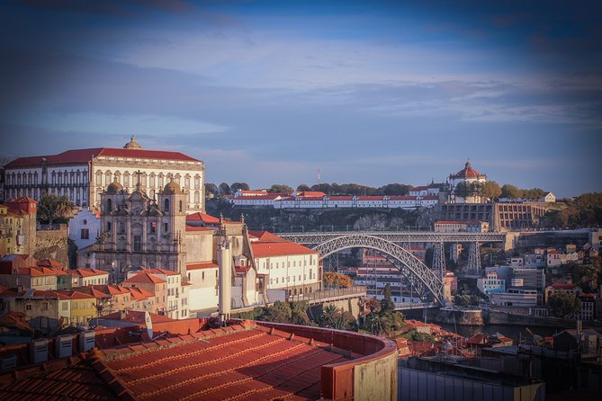 Fado Dinner Show and Night Lights Tour in Porto - Accessibility and Age Requirements