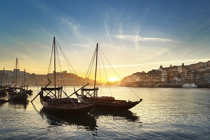 Fado Dinner Show and Night Lights Tour in Porto - Local Guides and Cultural Insights