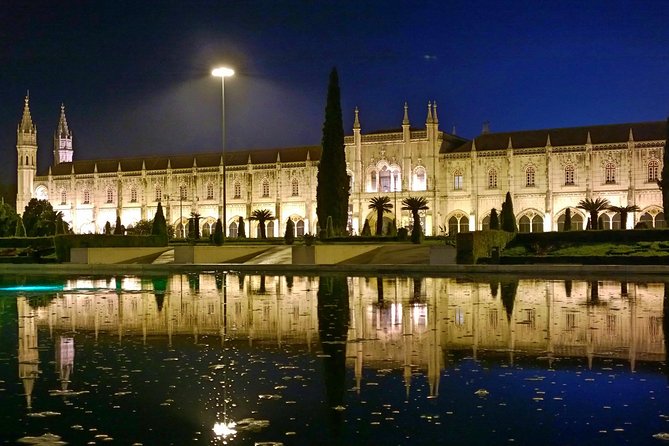 Fado Dinner Show Private Excursion in Lisbon - Itinerary and Activities