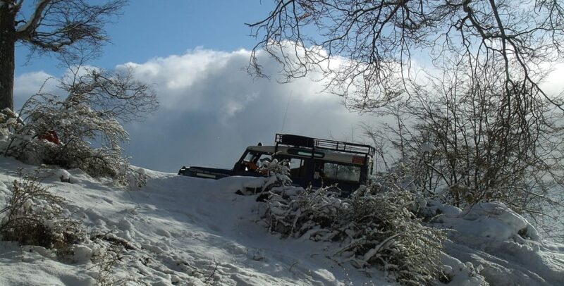 Fagnano and Escondido Lakes Tour by 4WD Vehicle in Ushuaia - Inclusions and Transportation