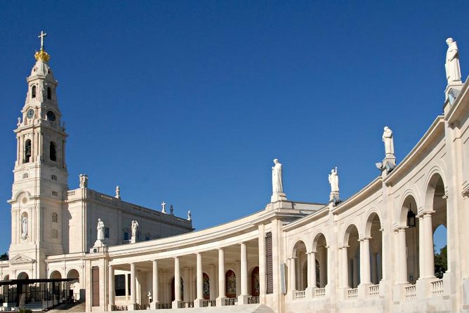 Faith and Heritage: Fátima Batalha Nazaré and Óbidos Private Tour From Lisbon - Historic Óbidos