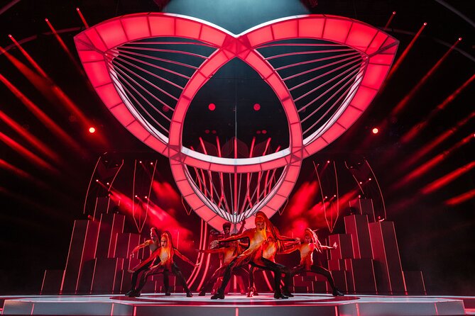 FALLING | IN LOVE Grand Show at Friedrichstadt-Palast Berlin - Suitability for Participants