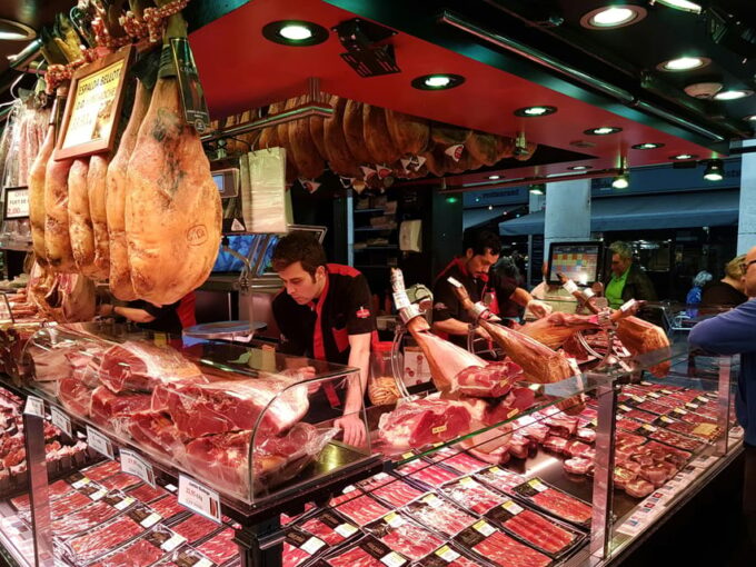 Familly Friendly Tour: Tailored Tapas & Scavenger Hunts! - Exploring Local Culture
