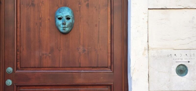 Family-friendly Treasure Hunt Photos Tour for Kids in Venice - Key Points