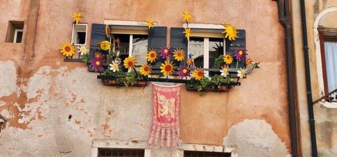 Family-friendly Treasure Hunt Photos Tour for Kids in Venice - Engaging Kids With History