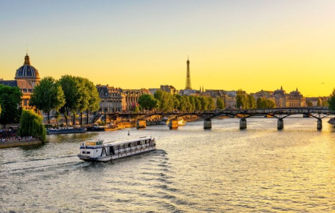 Family Joy in Paris Walking Tour - Hear Stories and Legends