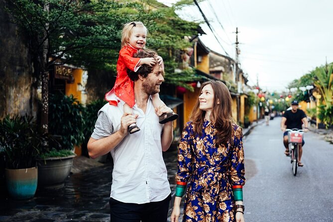 Family Photography Tour in Hoi an With Professional Photographer - Exploring Hoi Ans Charm