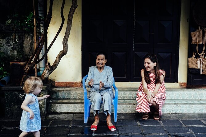 Family Photography Tour in Hoi an With Professional Photographer - Relaxing Family Adventure