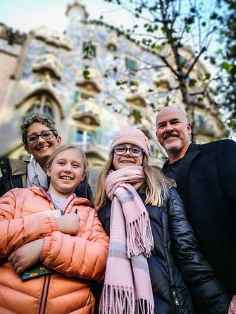 Family Private Tour: Churros, Hot Chocolate & Games in Barcelona - Meeting and End Point Details