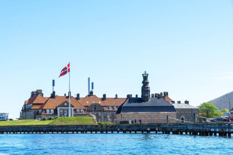 Family Tour of Copenhagen Old Town, Nyhavn With Boat Cruise - Meeting Point and Important Information