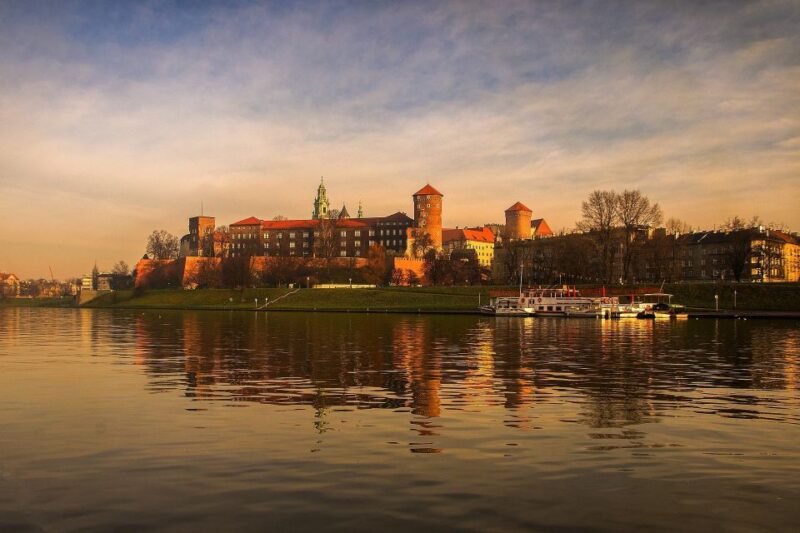 Family Tour of Krakow Old Town With Sweets Factory & Cruise - Customer Reviews and Ratings