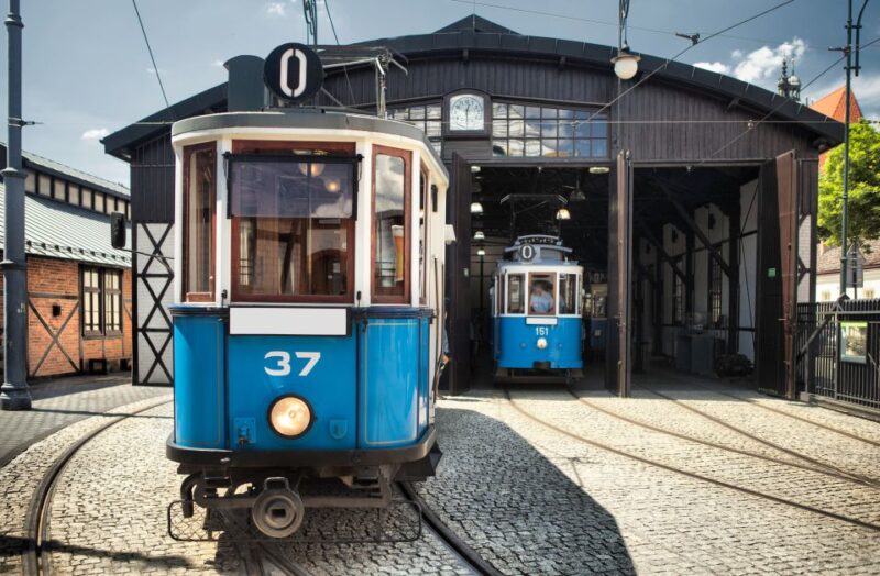 Family Tour of Linz's Old Town, Pöstlingberg and Grottenbahn - Experience Highlights