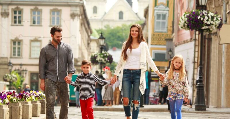 Family Tour of Linz's Old Town, Pöstlingberg and Grottenbahn - Tour Details