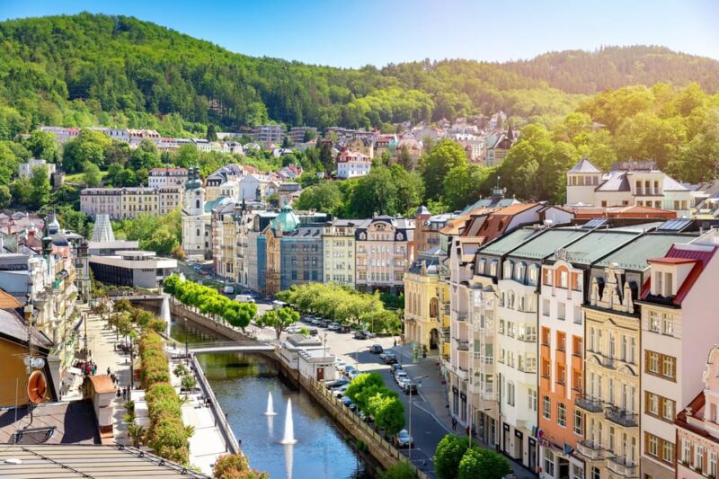 Famous Spa Town Karlovy Vary & Castle Loket From Prague - Exploring the Spa Town of Karlovy Vary