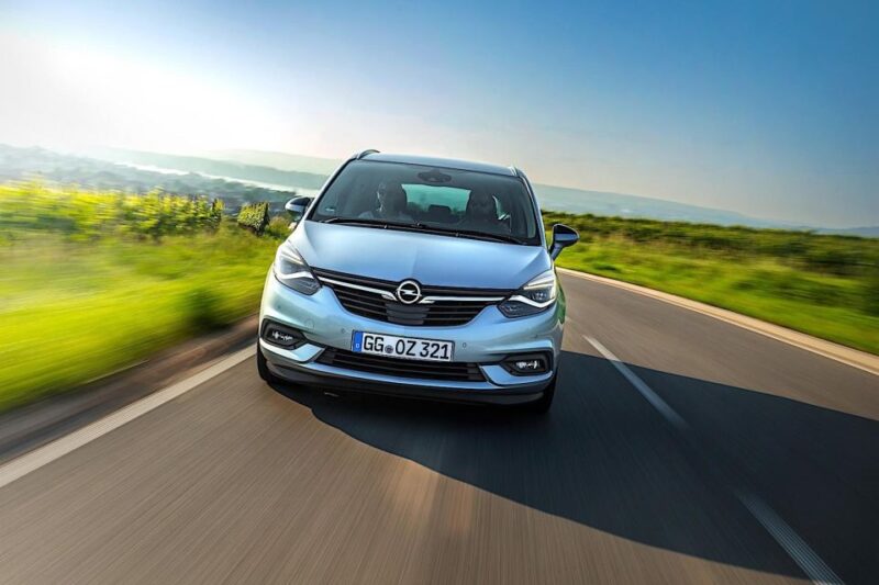 Faro-Vilamoura Airport: Transfer - Vehicle and Amenities