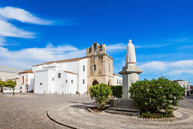 Faro Walking Tour: Uncover the City's Architectural Legacy - Taking in the Carmo Church