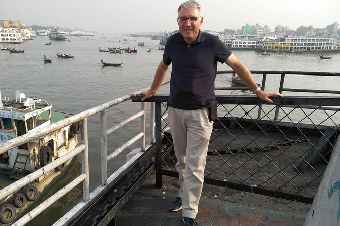 Fascinating Old Dhaka and Ship Breaking Yard Day Trip - Experiencing Local Cuisine in Old Dhaka