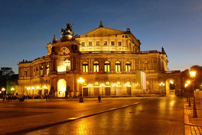 Fashioned for a King: Tour of Dresdens Royal Palace and Historic City Centre. - Marveling at the Frauenkirche