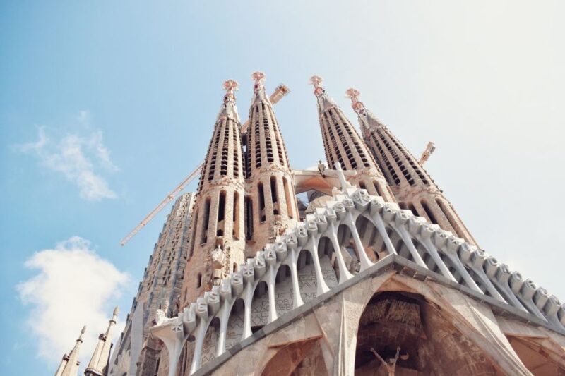 Fast-Track Access: Sagrada Familia 1.5-Hour Guided Tour - Highlights of the Tour