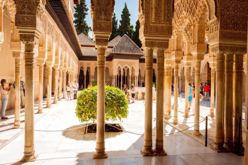 Fast-Track Alhambra & Nasrid Palaces Guided Tour - Included in the Tour