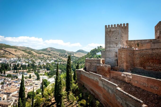 Fast-Track Alhambra & Nasrid Palaces Guided Tour - Reviews and Ratings