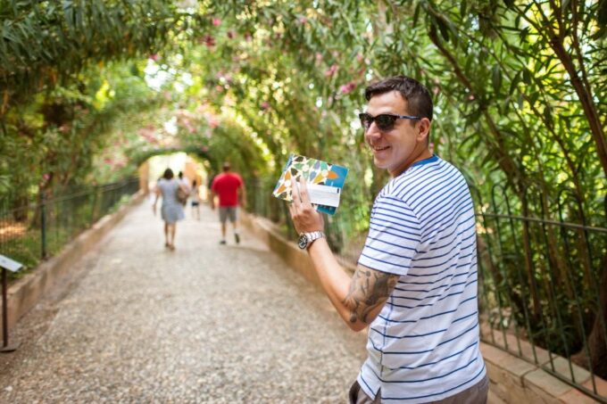 Fast-Track Alhambra & Nasrid Palaces Guided Tour - Experiencing the Charles V Palace