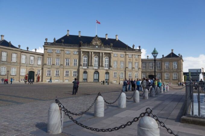 Fast-Track Amalienborg Palace Museum Copenhagen Private Tour - Customizable Tour Experiences