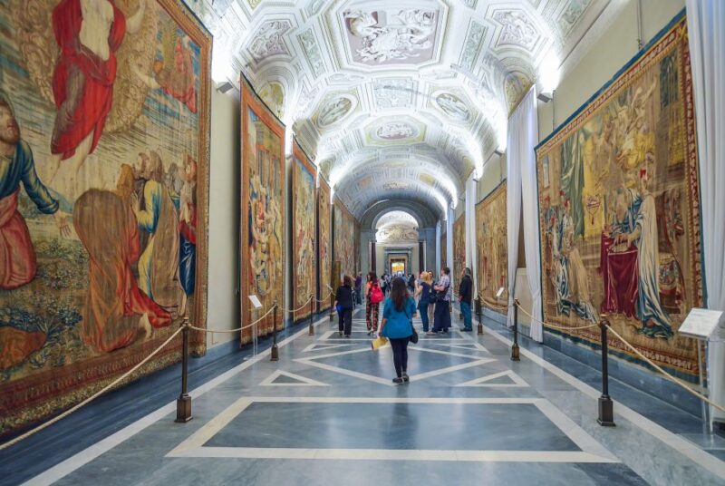 Fast Track: Sistine Chapel & St. Peters Basilica - Meeting Point & Important Information
