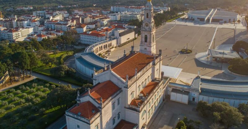 Fátima and Óbidos Private Tour - Key Points