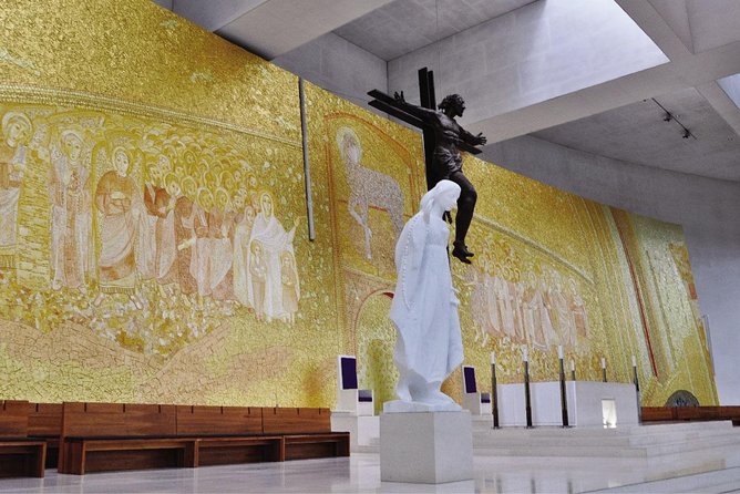 Fátima and the 3 Little Shepherds' House - Basilica Da Santíssima Trindade