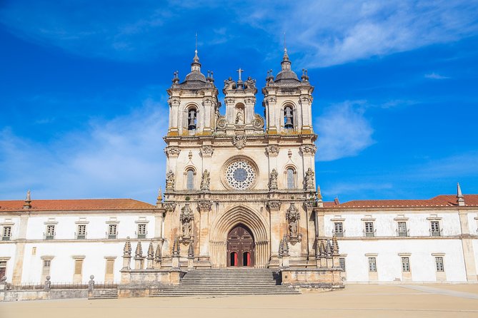 Fátima, Batalha, Alcobaça, and Óbidos Full Day Private Tour From Lisbon - Wandering the Walled City of Óbidos