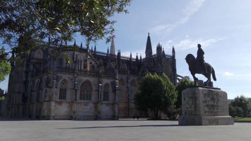 Fátima, Batalha, Alcobaça, Nazaré and Óbidos Private Tour - Included in the Tour