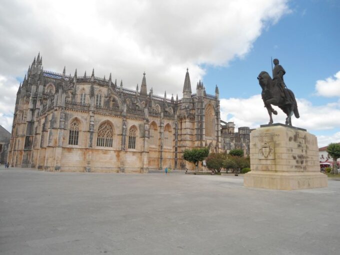 Fátima, Batalha, Alcobaça, Nazaré and Óbidos Private Tour - Frequently Asked Questions