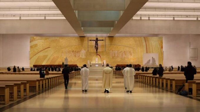 Fátima Heritage & Beliefs Tour: A Pilgrims Journey - Booking and Availability