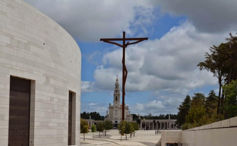 Fátima, Nazaré and Óbidos, Full Day, From Lisbon - Fátima Experience