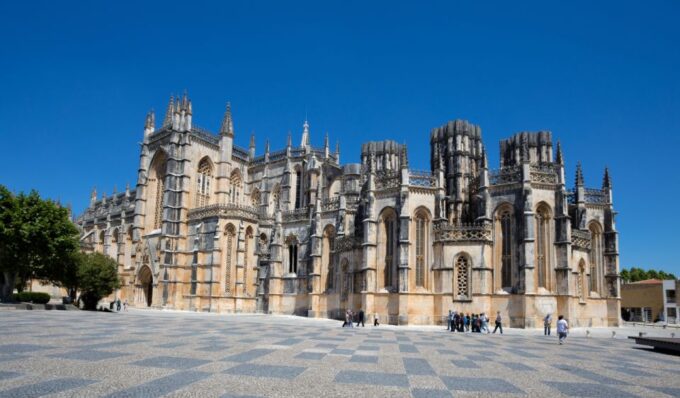 Fatima, Nazare and Obidos Private Excursion From Lisbon - Experience Summary