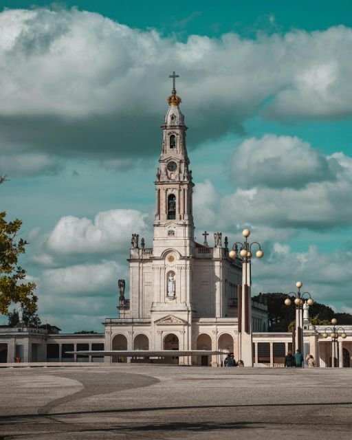 FÁTIMA/NAZARE/OBIDOS - Pray the Legend - PRIVATE TOUR - Itinerary Highlights