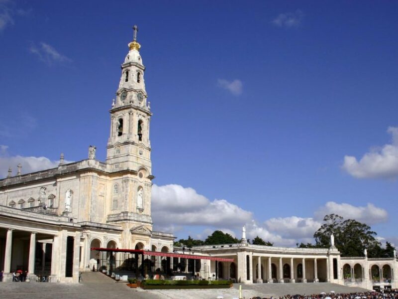 Fatima, Óbidos, Nazaré and Batalha - Full Day Private Tour - Itinerary Highlights