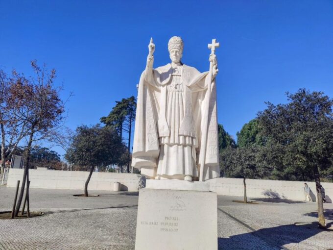Fátima Private Tour: Shrine| Sacred Path |Shepherds House - Basilica of Our Lady