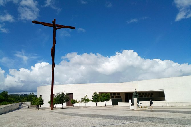 Fatima Sanctuary and Batalha Monastery (Unesco Site) – 5h Tour From Lisbon - Tour Overview