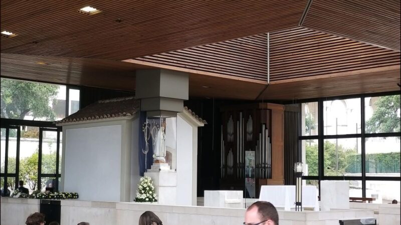 Fátima Sanctuary and Little Shepherds Houses Private Tour - Pickup and Accessibility