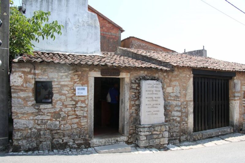Fatima Spiritual Full Day Private Tour From Lisbon - Midday Meal