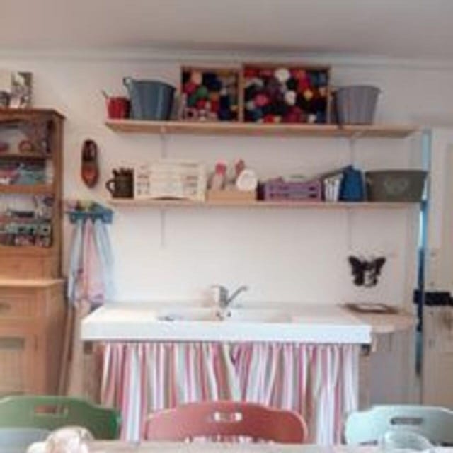 Faux La Montagne : Le Nid Dart : English Art Workshops for Children - Farm Fun